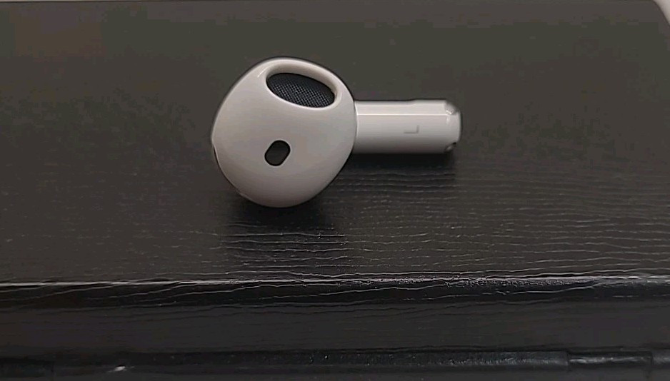 Apple Airpods 4th generation-Left Side Only  A3053