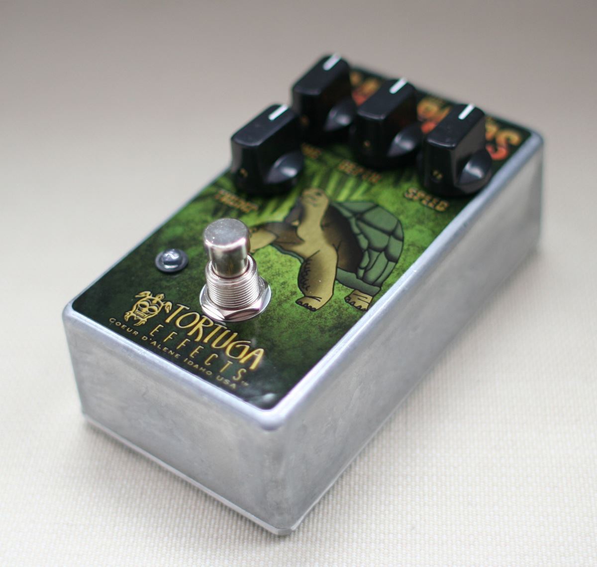 Tortuga Effects Galapagos Tremolo / Booster pedal