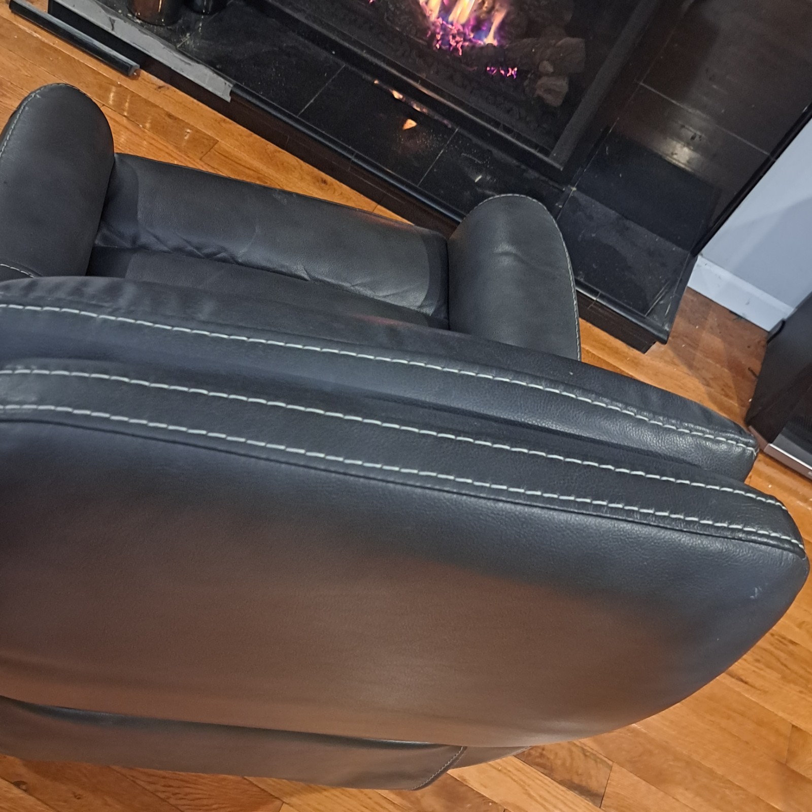 PICKUP: Timberland Leather Recliner – Excellent 🛋️✨