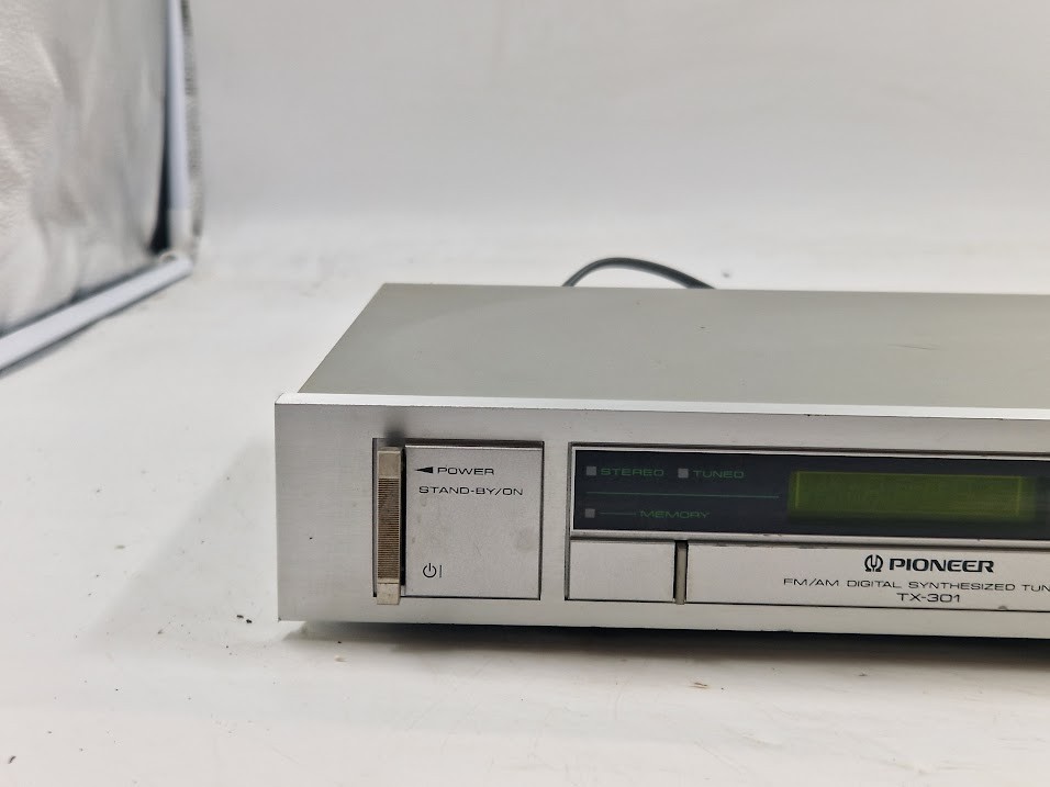 Pioneer TX-301 FM/AM Tuner - Not Working, Signs of Use