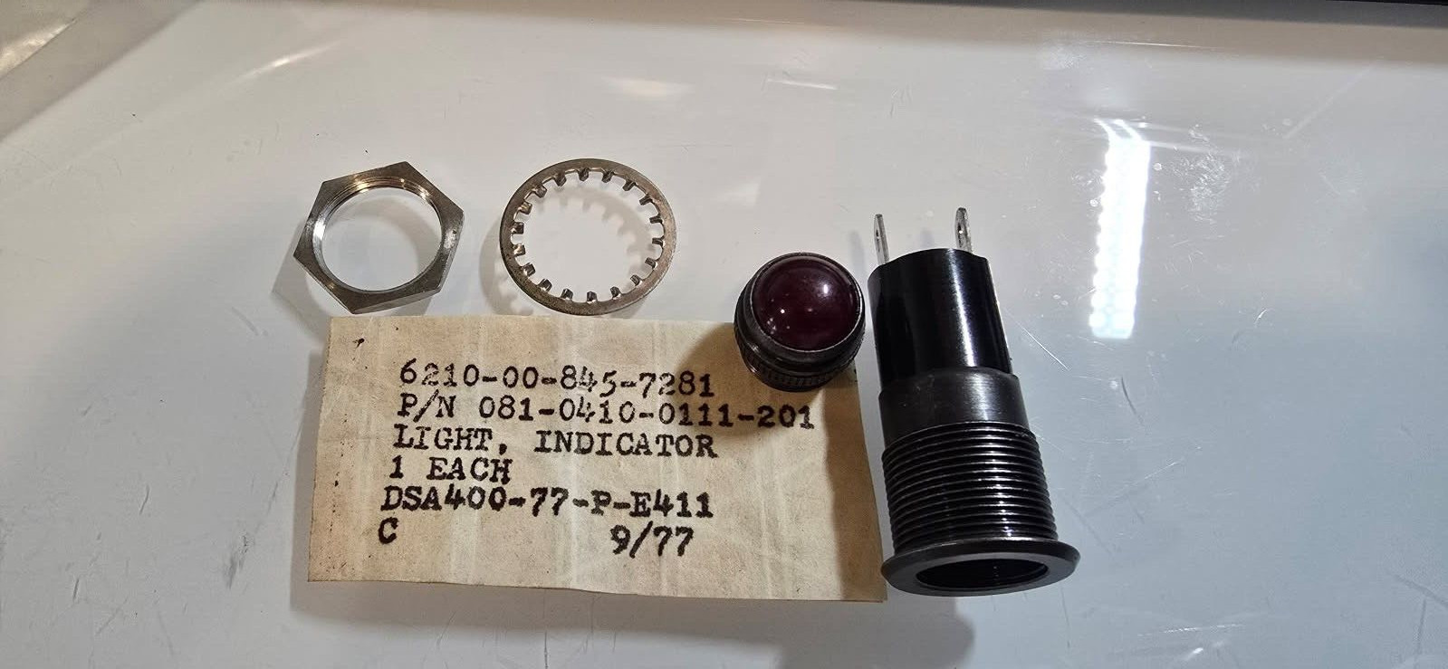 (2) DIALIGHT INDICATOR LIGHT 81-0410-0111-201 6210-00-845-7281