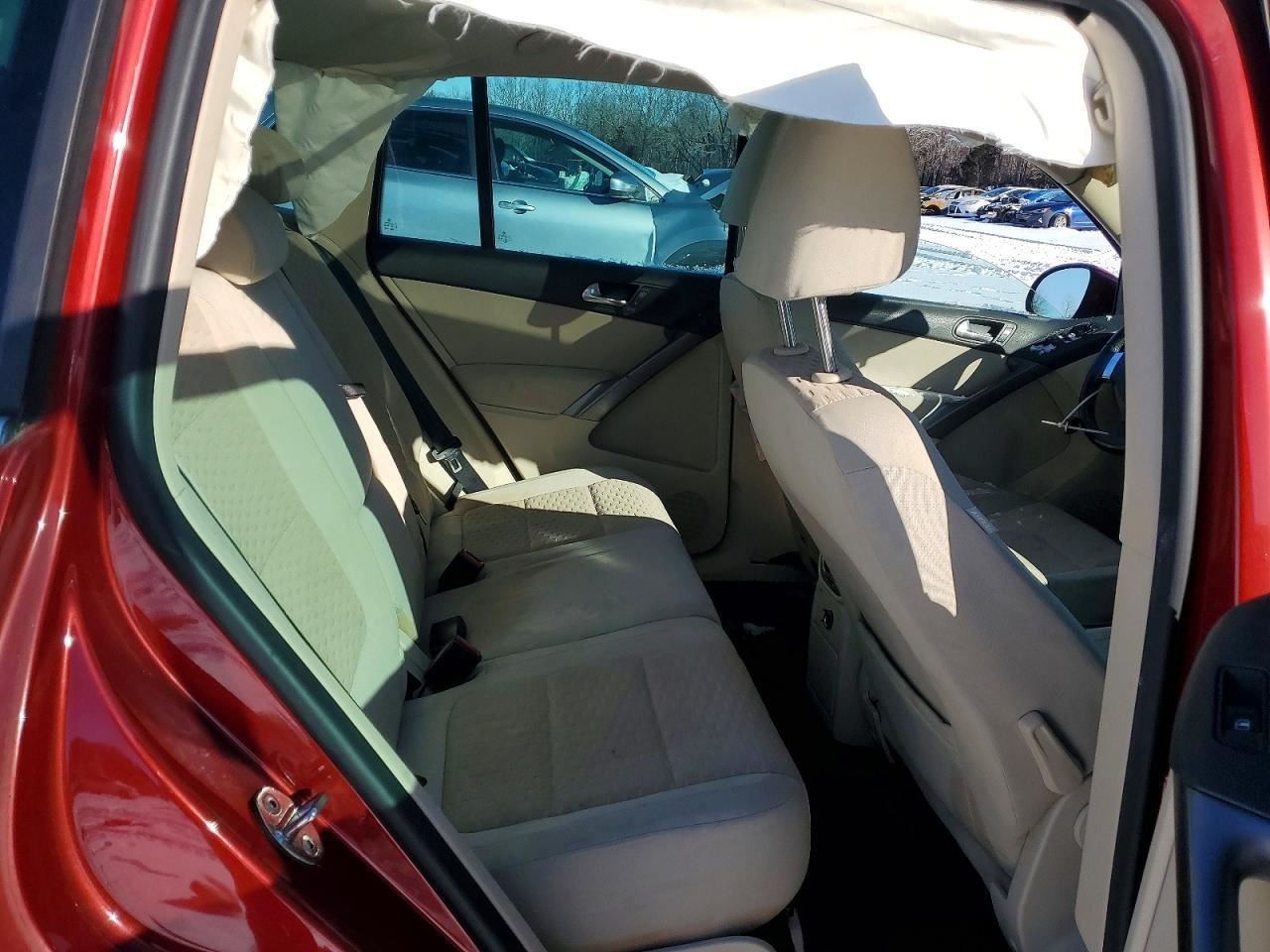 TIGUAN 2009 Glove Box 4993474