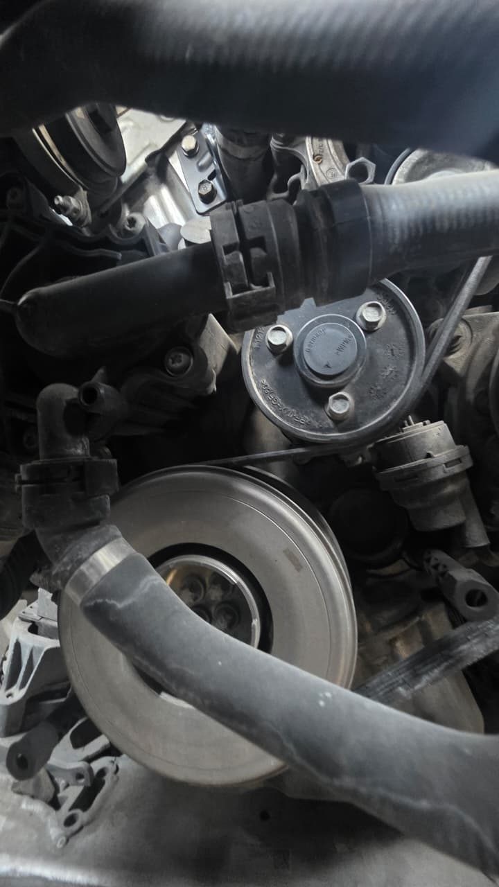 BMW Left Trunk Lid Hinge 41007441475