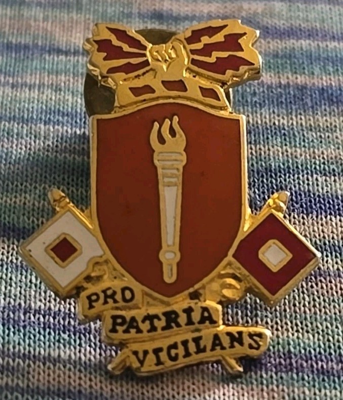 Vintage US Army Signal School Crest Insignia (1A3)