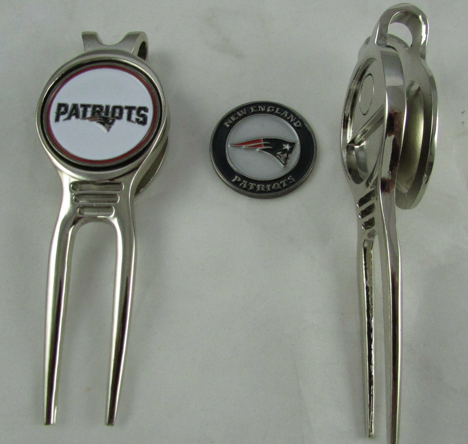 NFL Golf Divot Repair Tool Beltclip Ballmark Silver New England Patriots