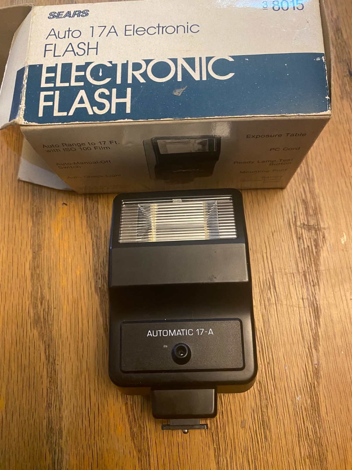 Vintage Sears  35mm Auto Electronic Flash Auto 17A, Unused