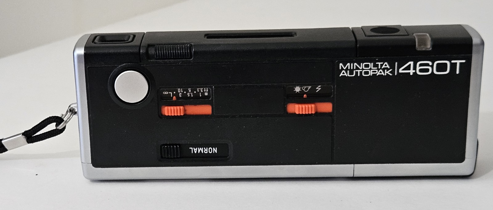 Minolta Pocket Autopak 460T 110 Format Film Camera With Case
