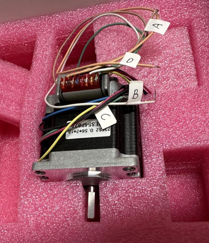 R23ES54P828 Stepper Motor 0.56x2x18 mm Shaft