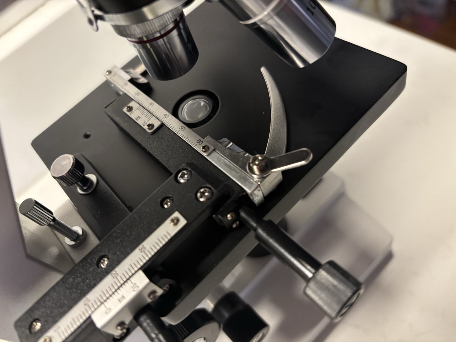 AmScope B100 Series Binocular Microscope 40x-1000x White -Super Clean