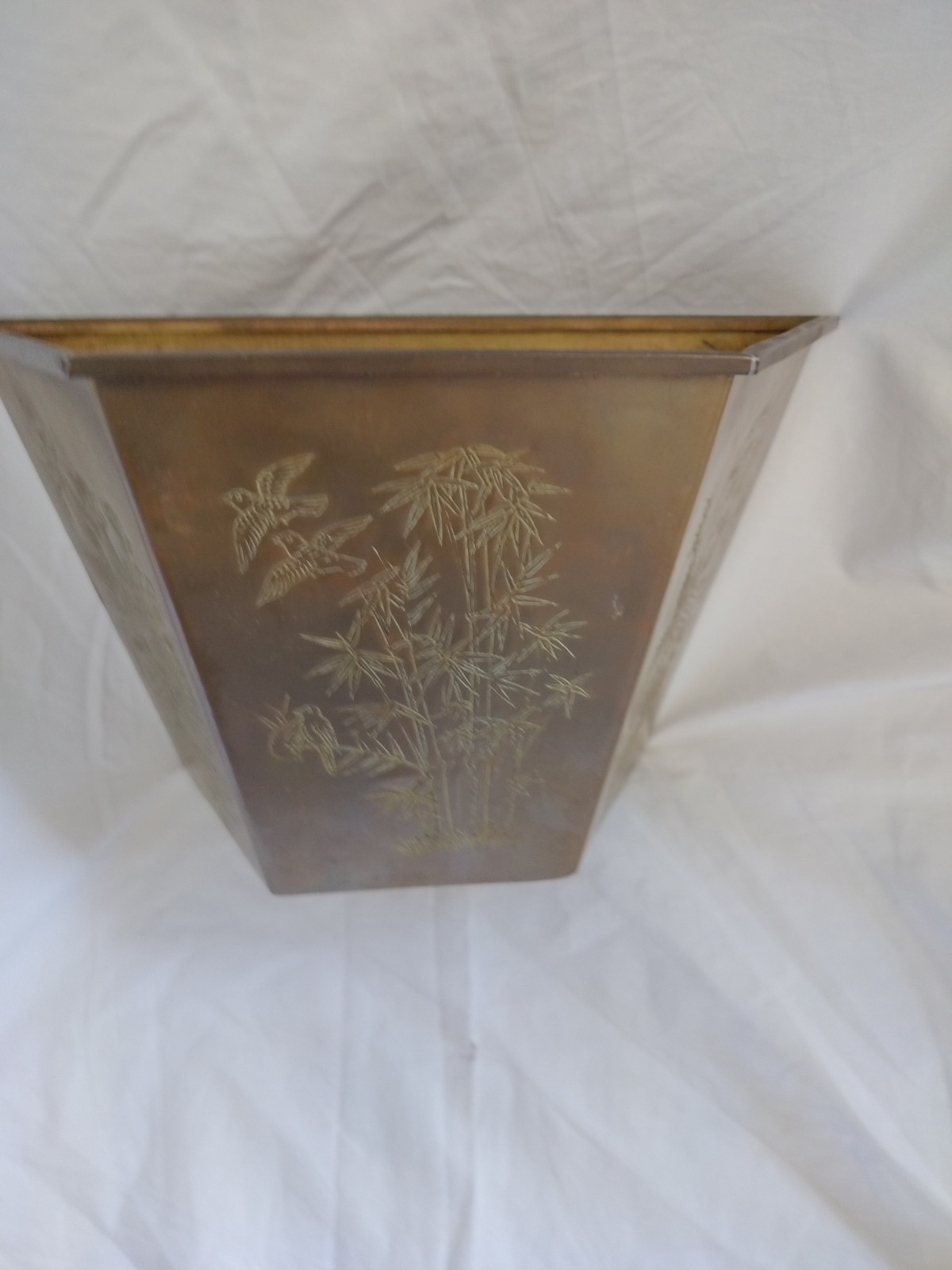 Asian Style Brass Planter Made In Hong Kong In Excellent Condition
