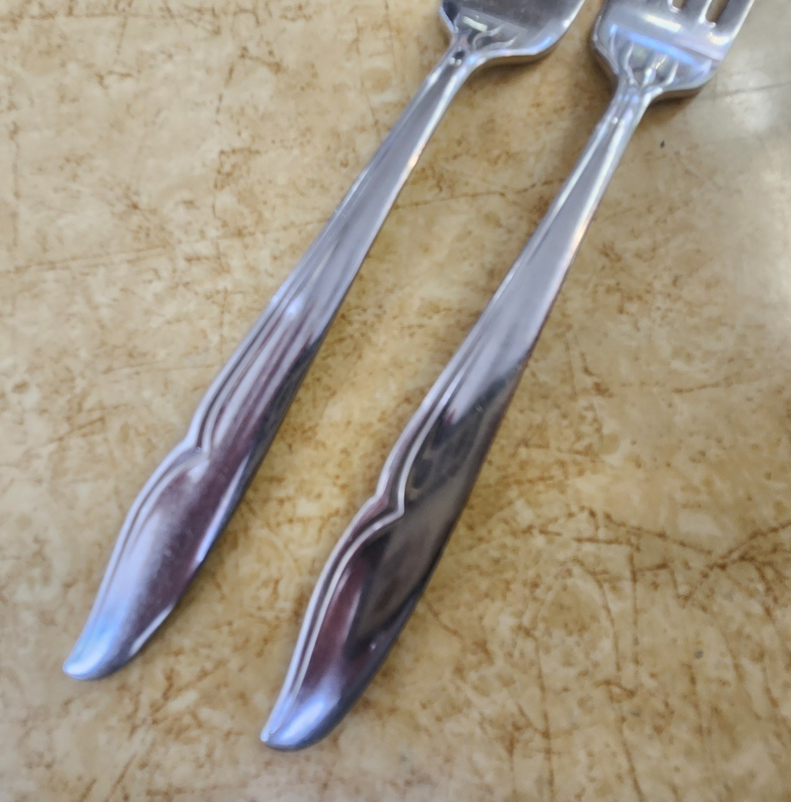 2 Oneidacraft Stainless PROFILE Dinner Forks 7-1/4"