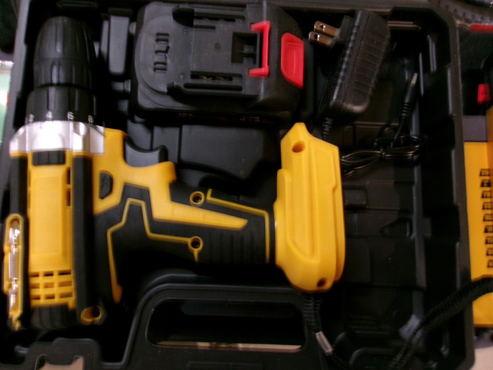 ALSONEW Brushless Cordless Drill Set With 20V Battery, Charger & Case!