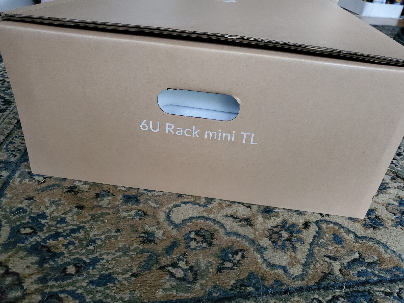 Ubiquiti Networks Toolless Mini Rack  - 6U Mini Rack - Silver - U-Rack-6U-TL
