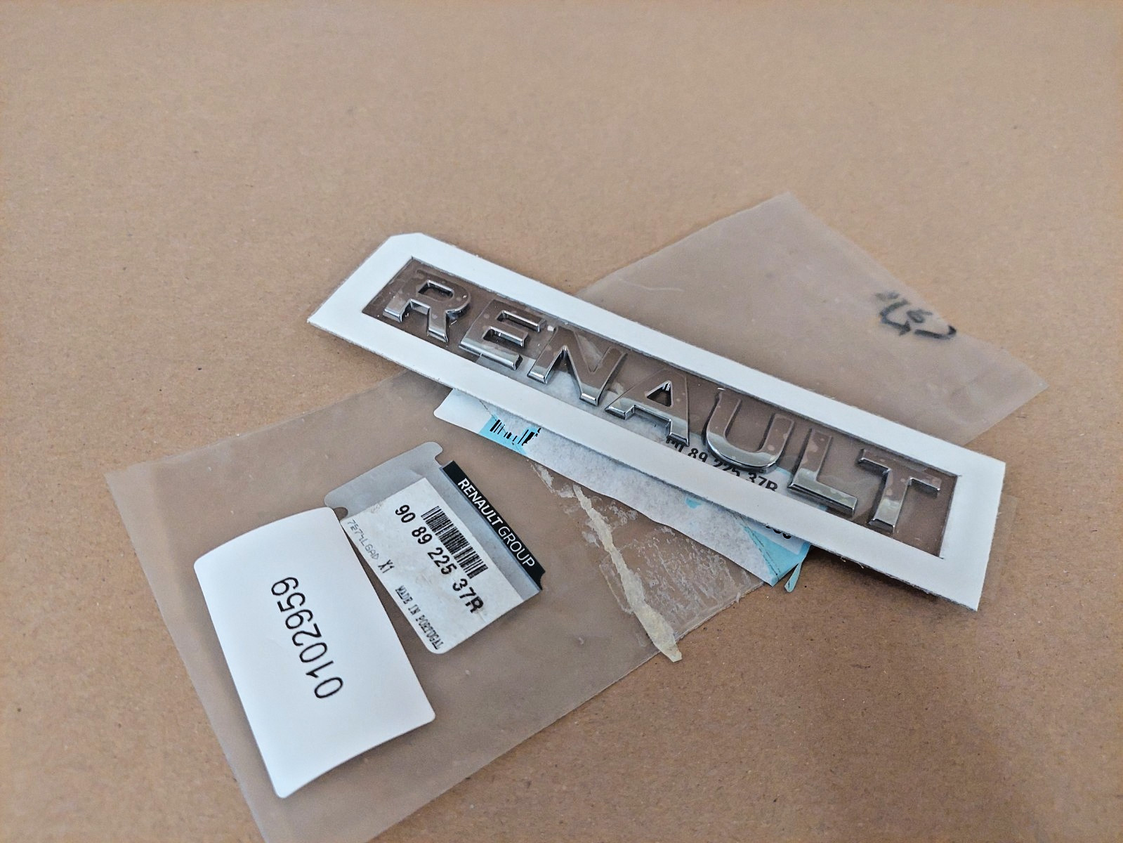 Renault Captur Mk2 Rear Trunk Badge Emblem Logo 908922537R Clio 2020-on Genuine