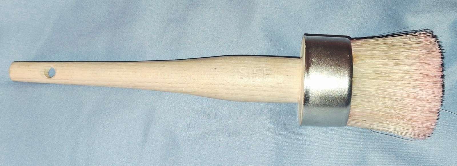 Chalk And Wax 2 in 1  Paint Brush 2 inch Round Natural Bristles LOOK