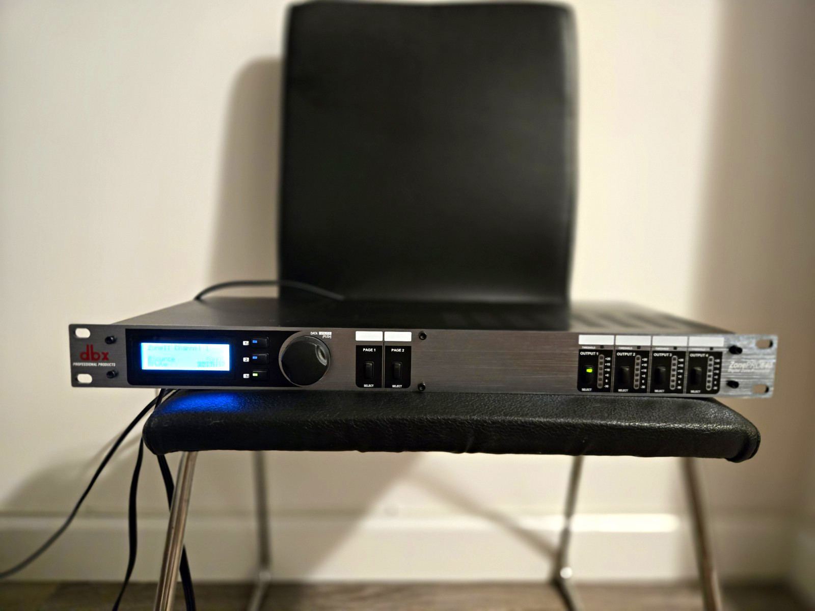 dbx ZonePRO 640 6-Ch Digital Zone Processor 1U Rackmount RCA RS-232 W/ ZC-BOB