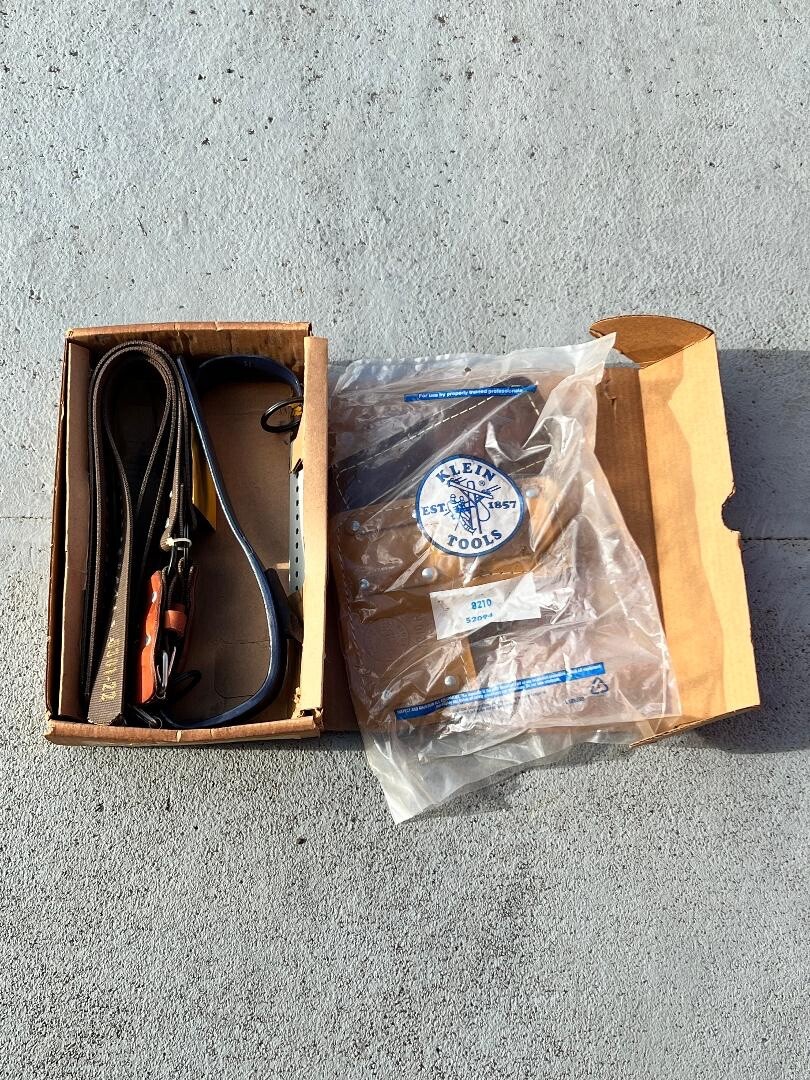 KLEIN HOOKS with pads