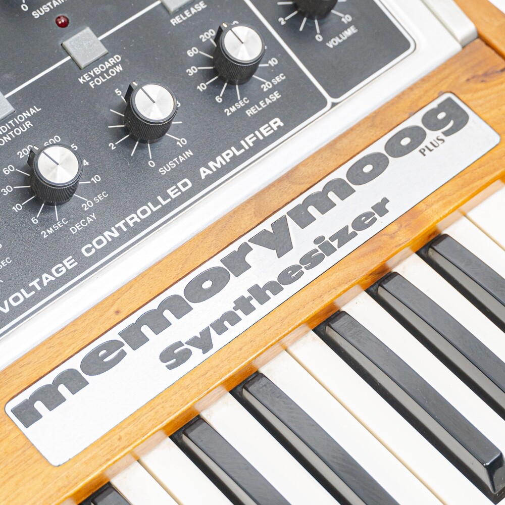 Moog Memorymoog Plus - Vintage 6-Voice Analog Synth with MIDI & Sequencer