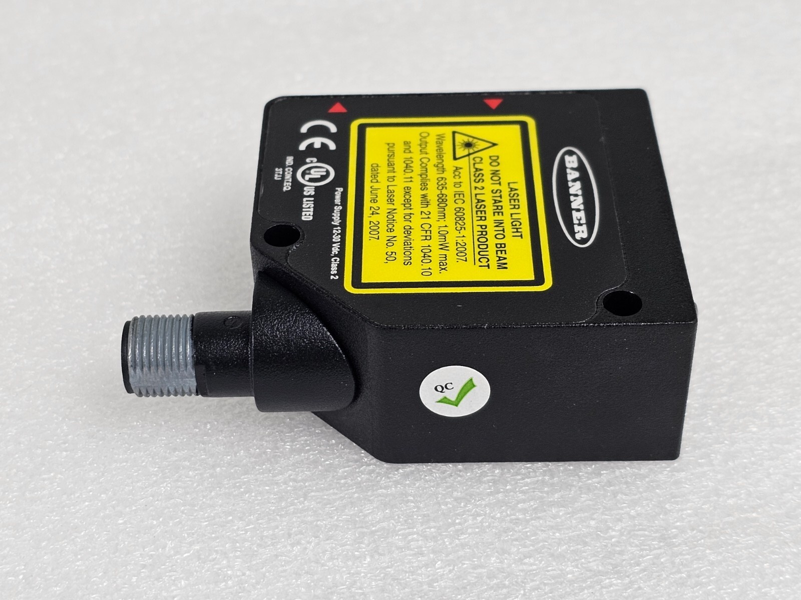 1PC BANNER L-GAGE LE550 Displacement Sensor