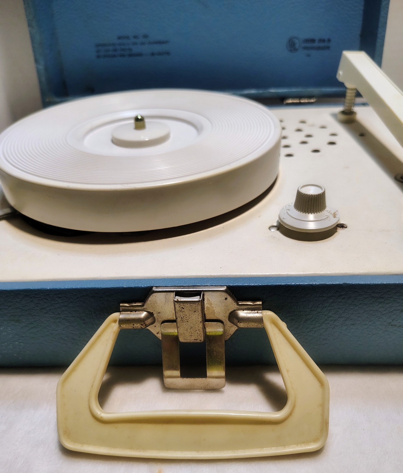 Vintage Imperial Party-Time Solid State Model 100 Portable Record Player 33/45