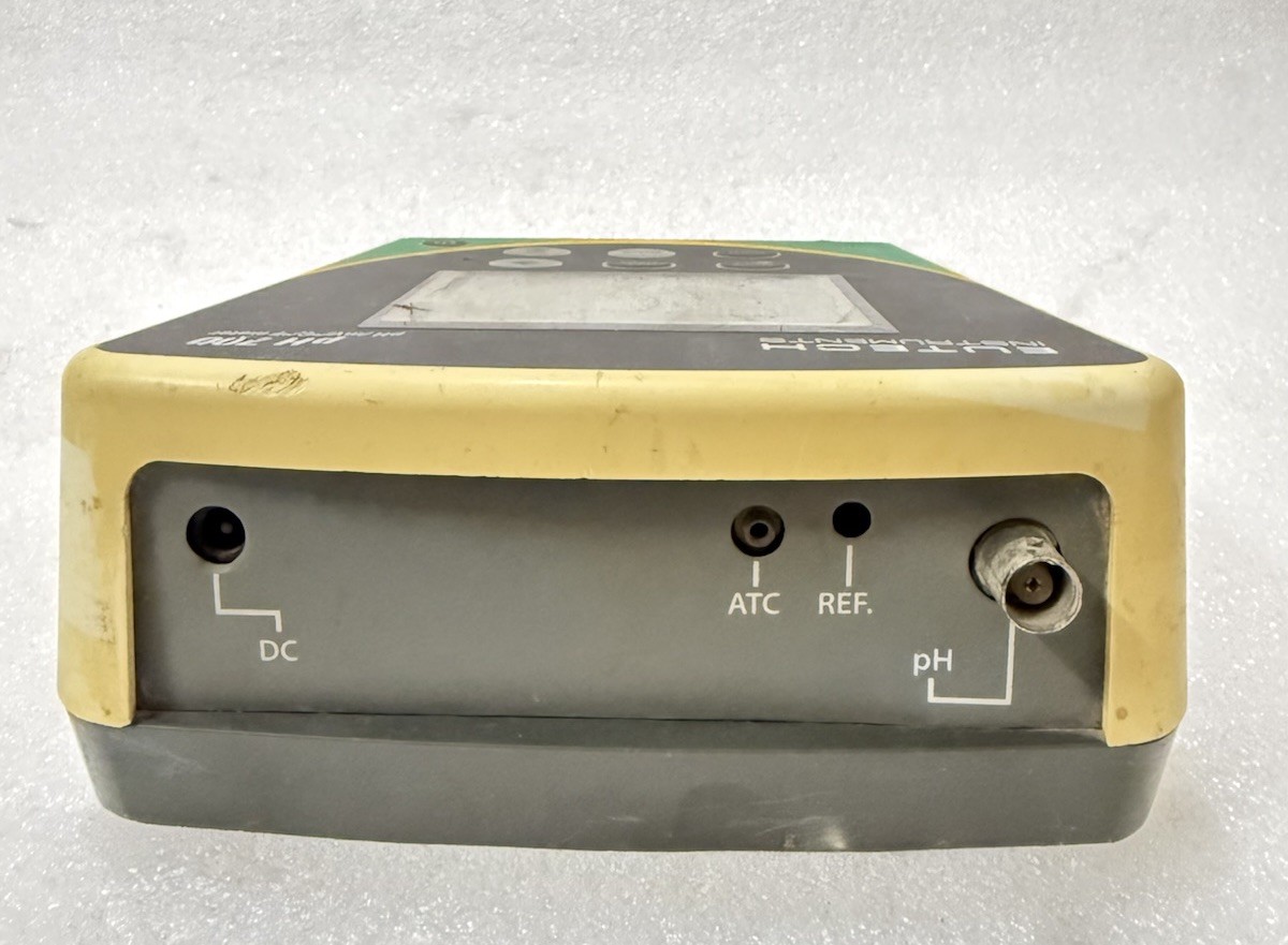 EUTECH INSTRUMENTS PH700 METER S/N 2521877 (SKRETCH)