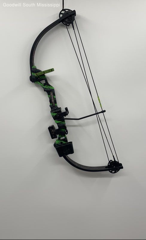 Barnett Tomcats 2 Youth Archery Bow W/7 Arrows