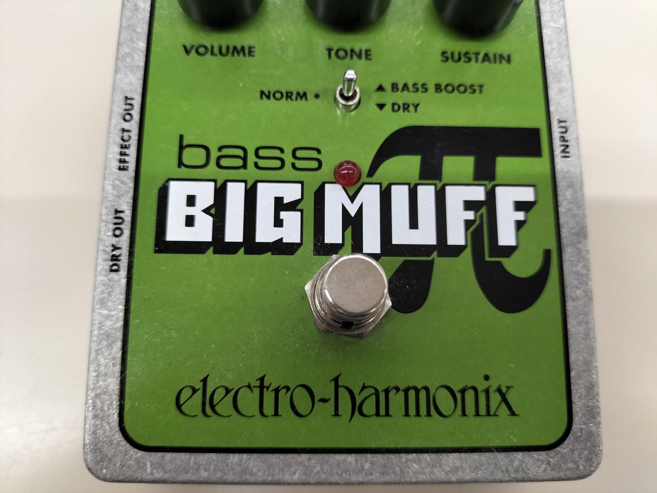 ELECTRO-HARMONIX BASS BIG MUFF Effects Pedal