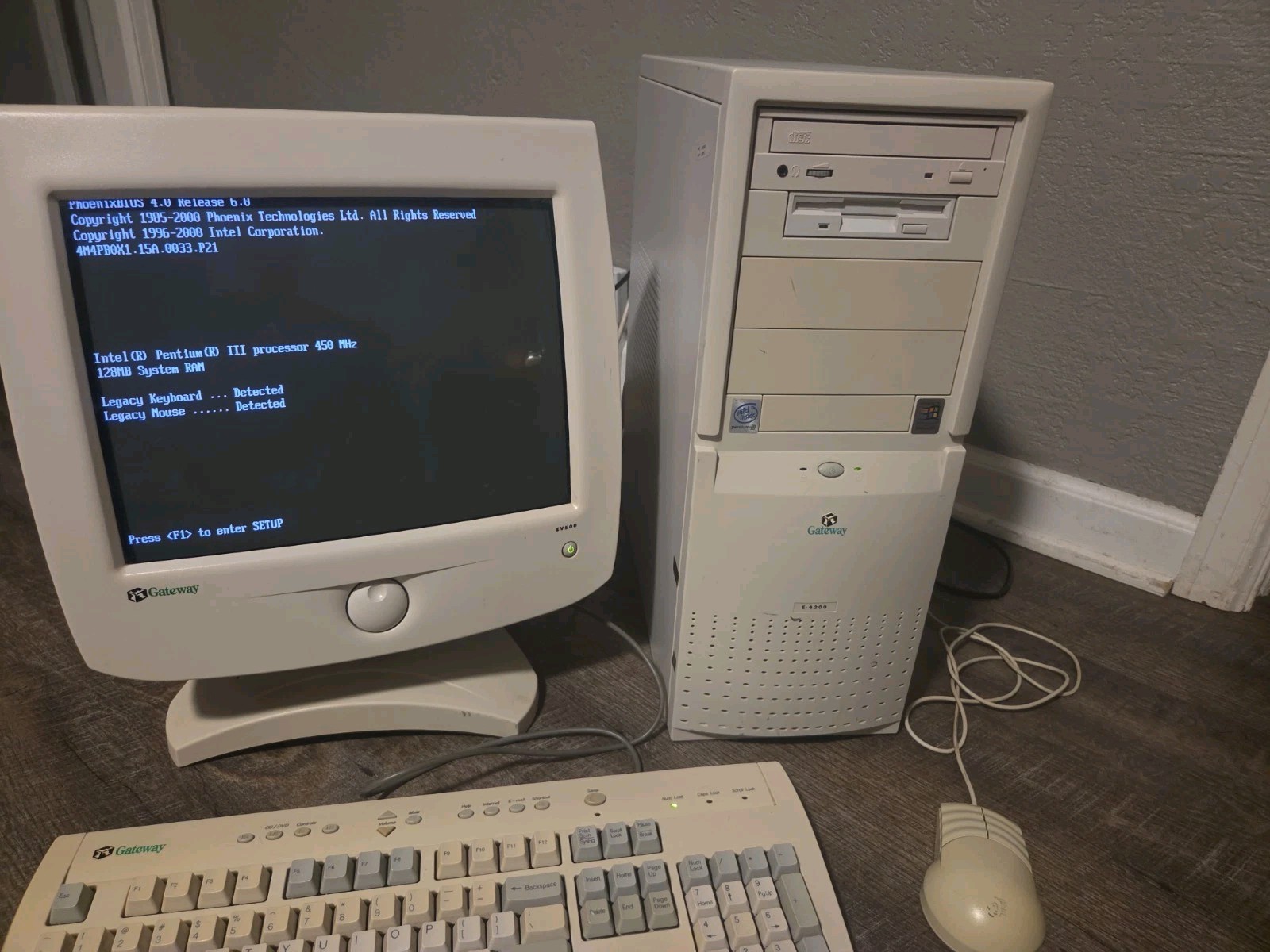 Vintage Gateway E-4200 Intel Pentium III 450 MHz 128 MB SDRAM Desktop,Parts Only