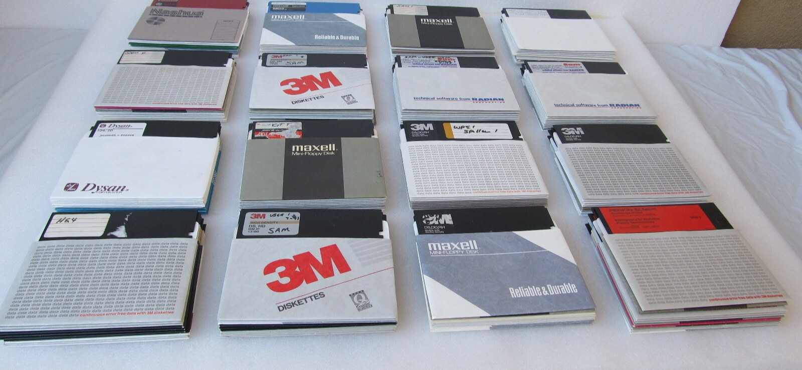 Lot of 160 Various Floppy High Density Diskettes  DS DD 5 1/4" Software / Backup