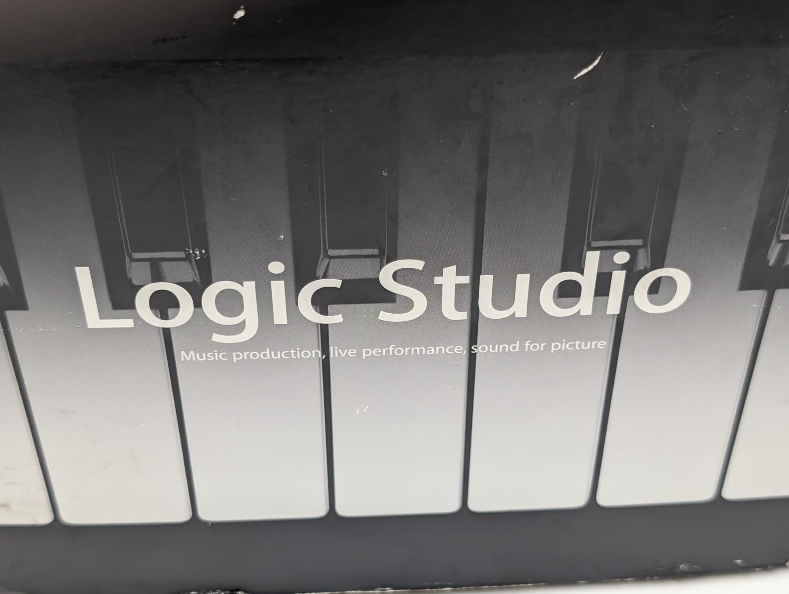 Apple Logic Studio Logic Pro 8 Box Set CDs Manuals Legacy Mac READ