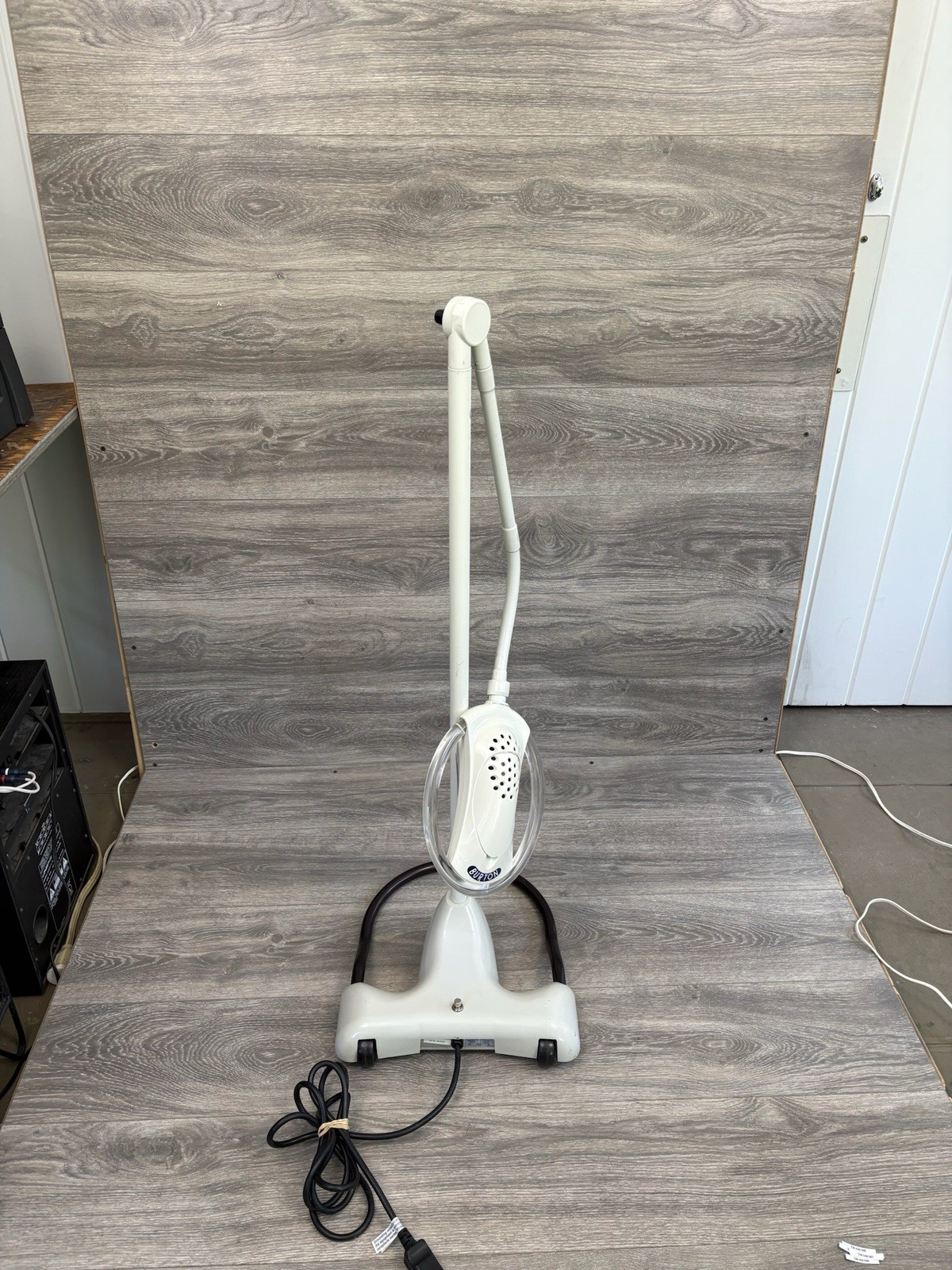 Philips Burton Goose Neck Adjustable Arm Medical Exam Procedure Light SN20FL