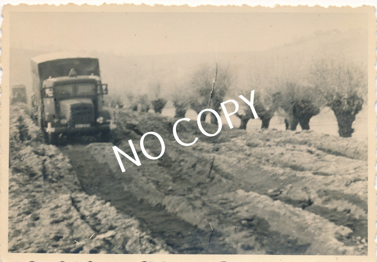Photo WW II Wehrmacht Soldiers Truck Stuck Mud Poltava J1.23