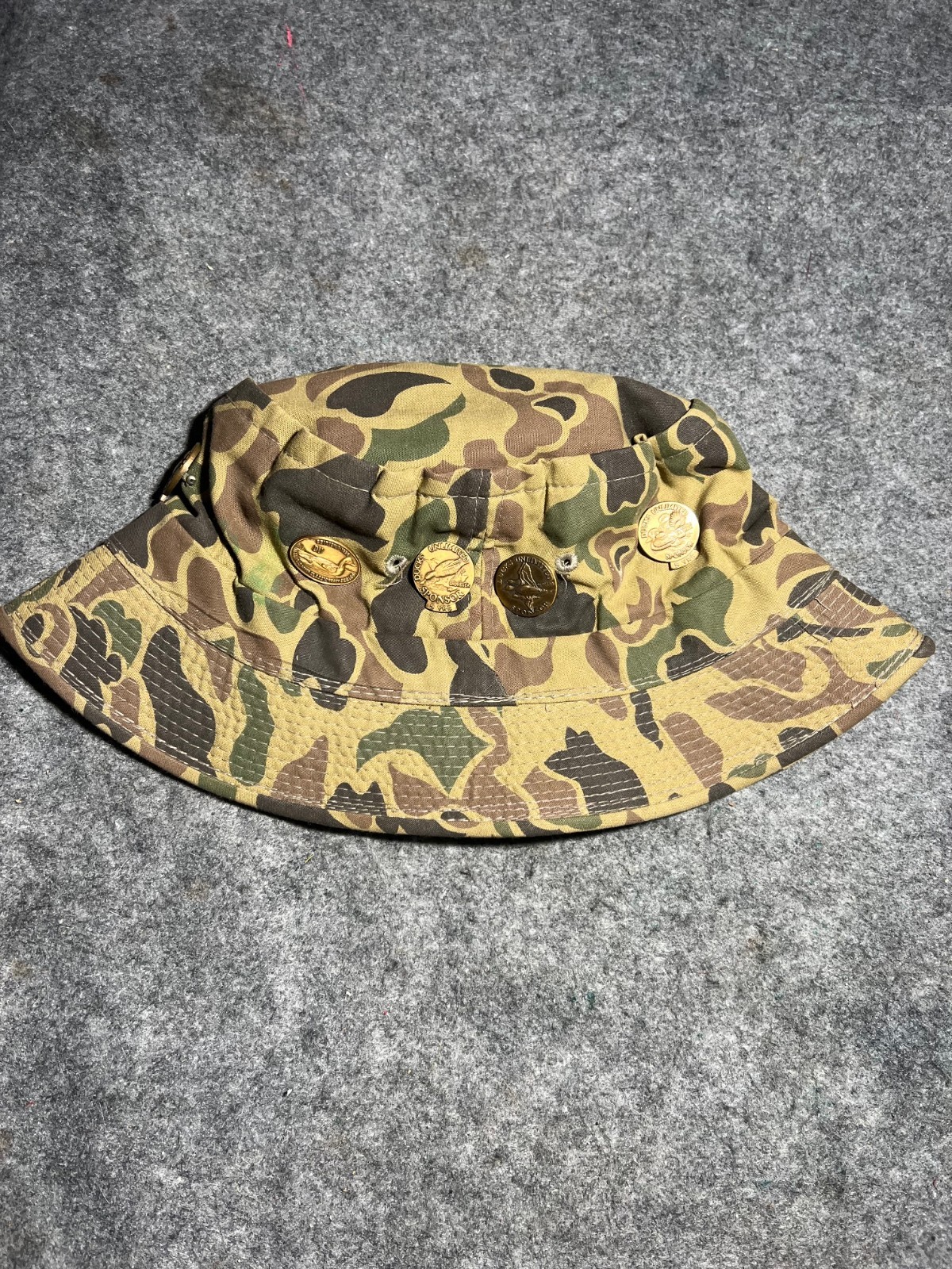 Duck Hunting Camouflage Bucket Hat with 11 Collector Pins