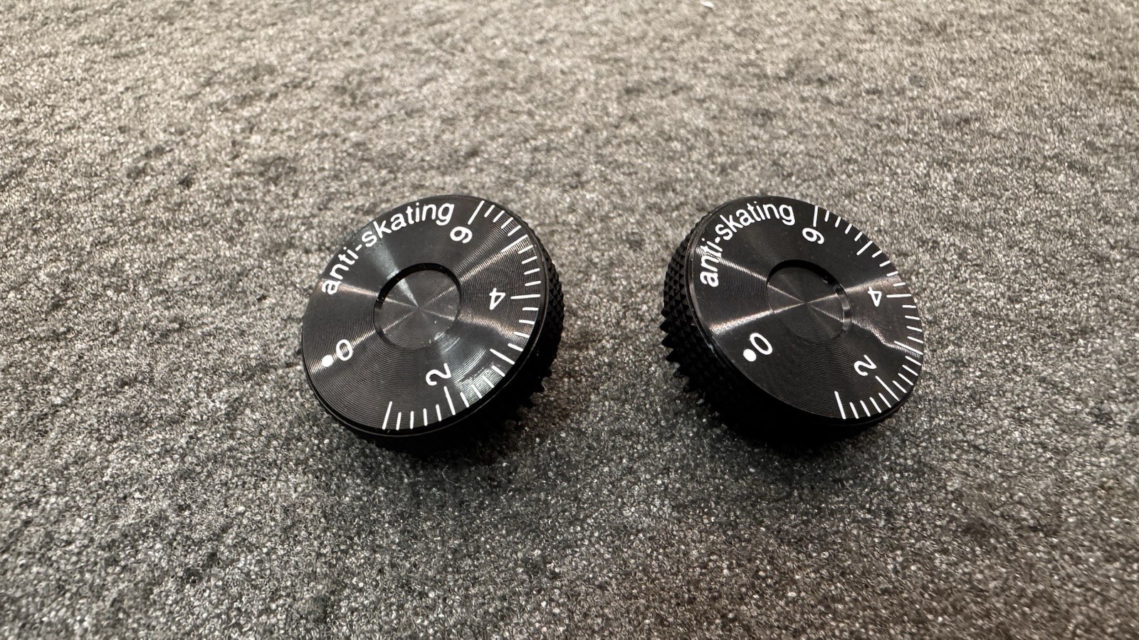 Technics sl1200 Mk5,M5g. 2x antiskating knobs with screws and washers