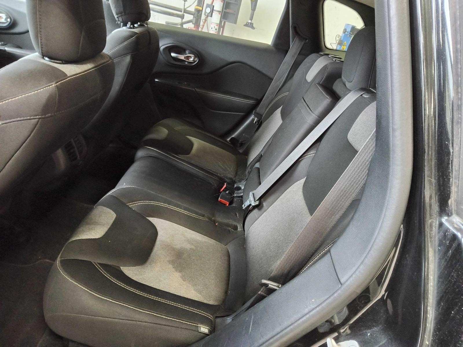 Used Battery Tray fits: 2014 Jeep Cherokee Grade A