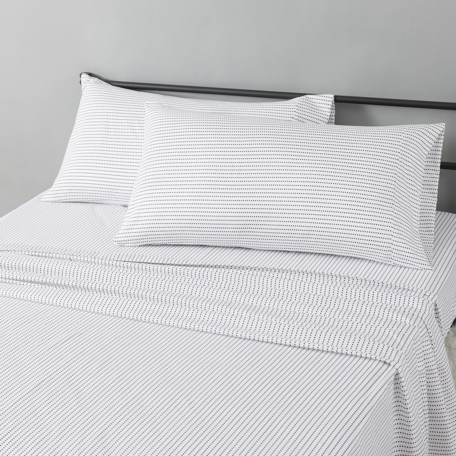 Lightweight Microfiber 4 Piece Bed Sheet Set Plum Printed King