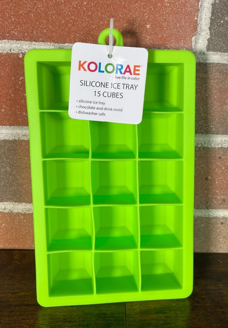 NWT Kolorae Silicone Ice Tray 15 Cubes Green