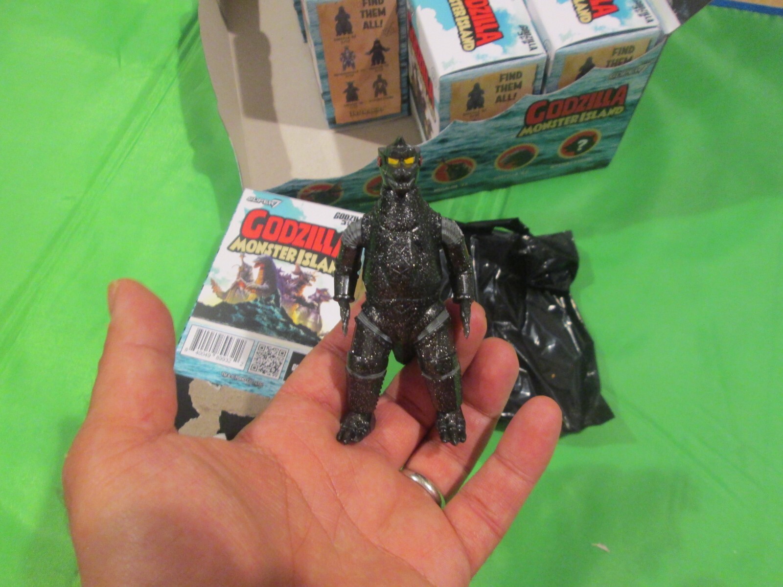 SUPER7 GODZILLA MONSTER ISLAND SERIES KAIJU BLACK GLITTER MECHAGODZILLA CHASE