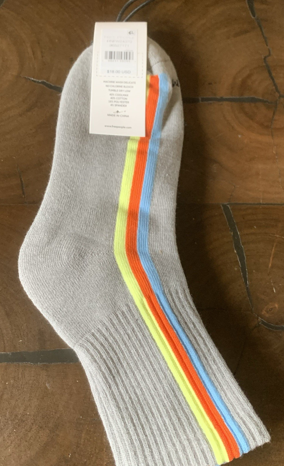 NWT FP‎ Movement Tempo Quarter Crew Socks in Grey with Stripe Athletic SOLD OUT!