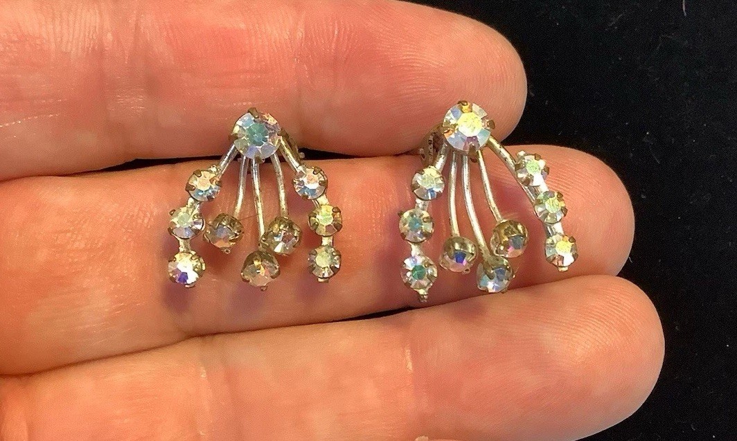 Vintage Silver Tone Earrings W/ Spray / Chandelier Aurora Borealis Rhinestones