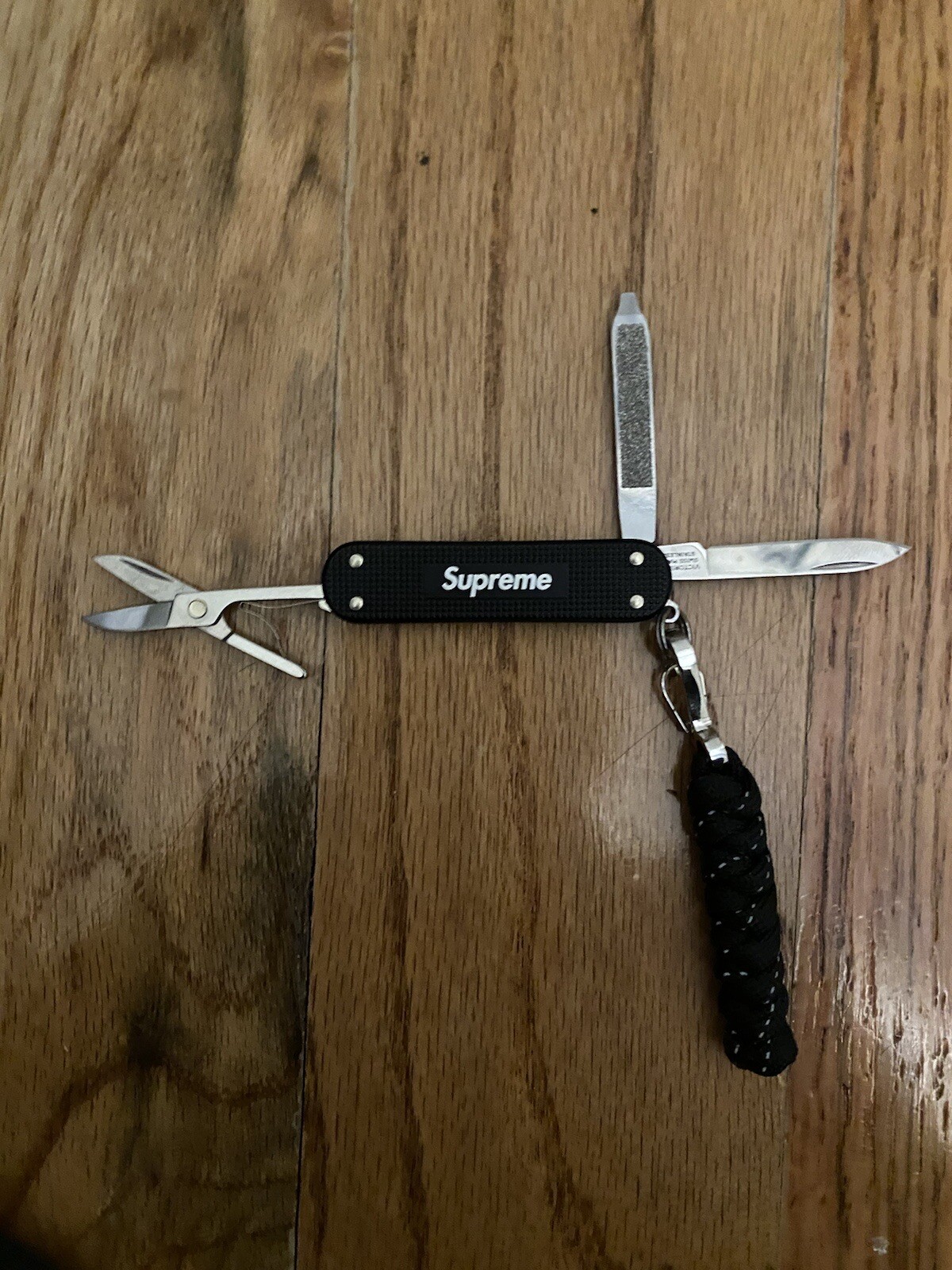 Supreme Accessories Collectables/Box Logo stickers and Batteries For Glowstick