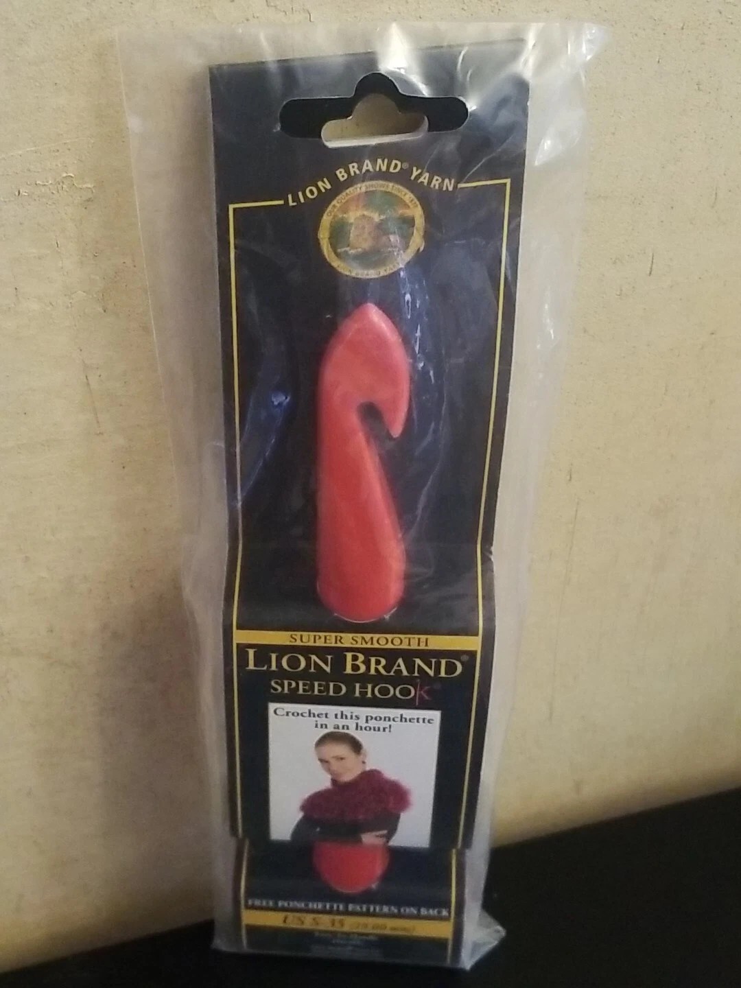 Lion Brand Crochet Speed Hook US S-35 - 19.00 mm - Super Smooth Jumbo + Pattern