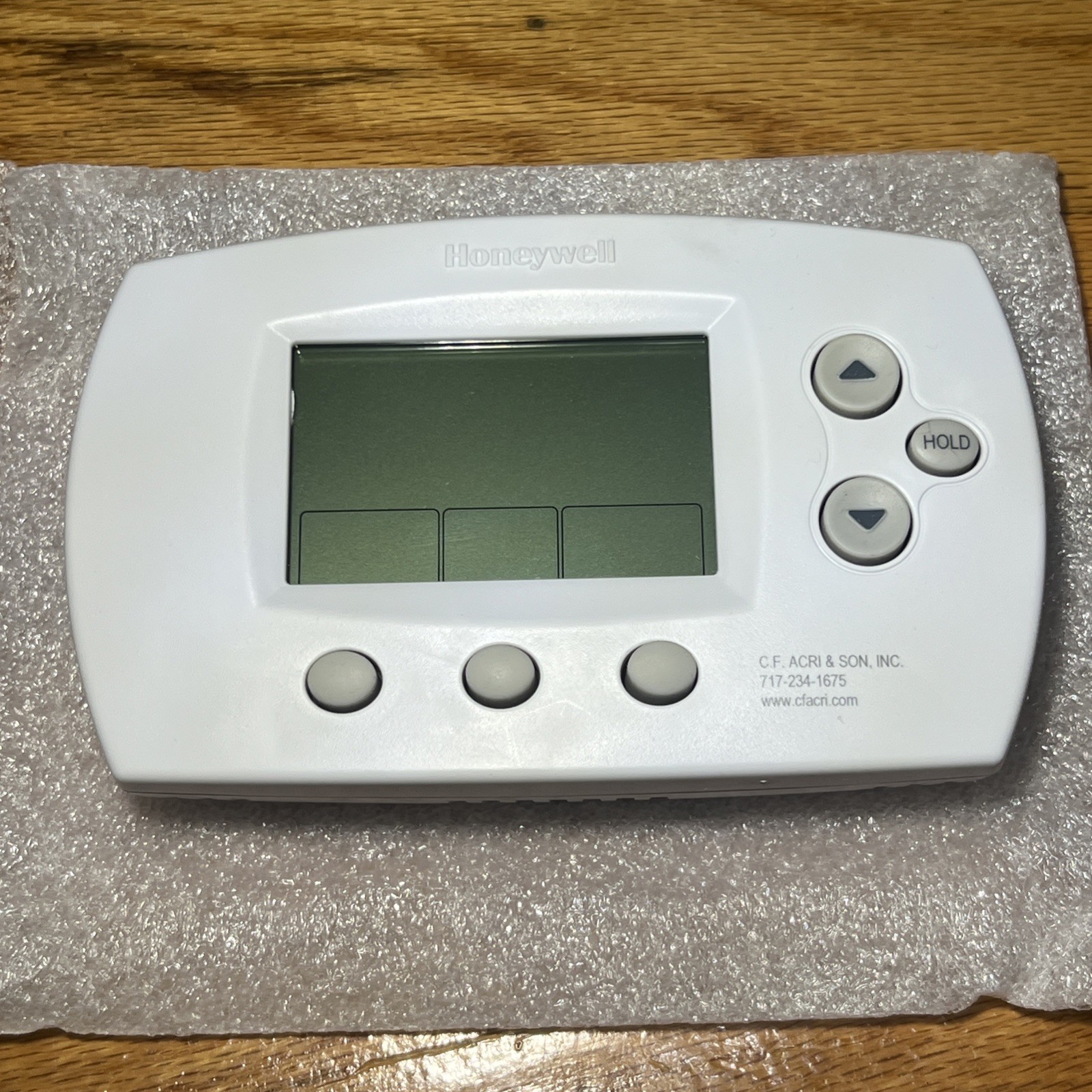 HoneyWell TH6220D1002 Programmable Thermostat - Tested Works - Great Condition