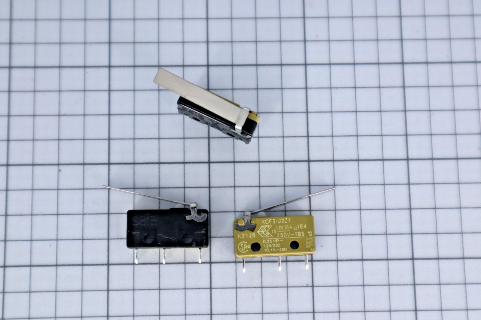 *Lot of 50* SAIA Burgess XCF3-J2Z1 Surface Mounted 3 Pin Snap Action Switch