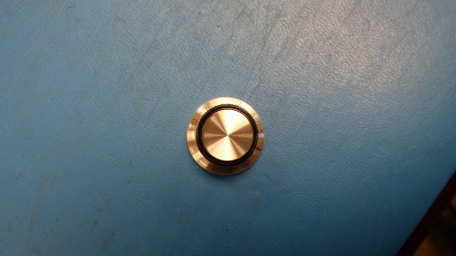 (2 PCS) PKD70B101/4, 3-1437624-2 Alcoswitch Straight Knurled Skirt Knob, 6.35mm