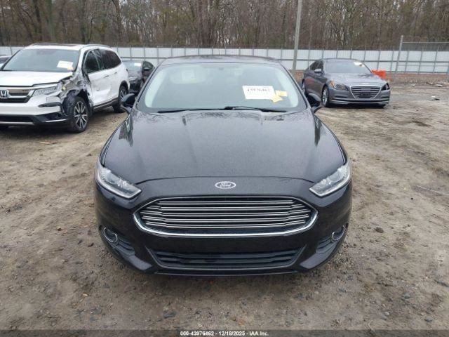 FUSION 2015 Glove Box 4951591
