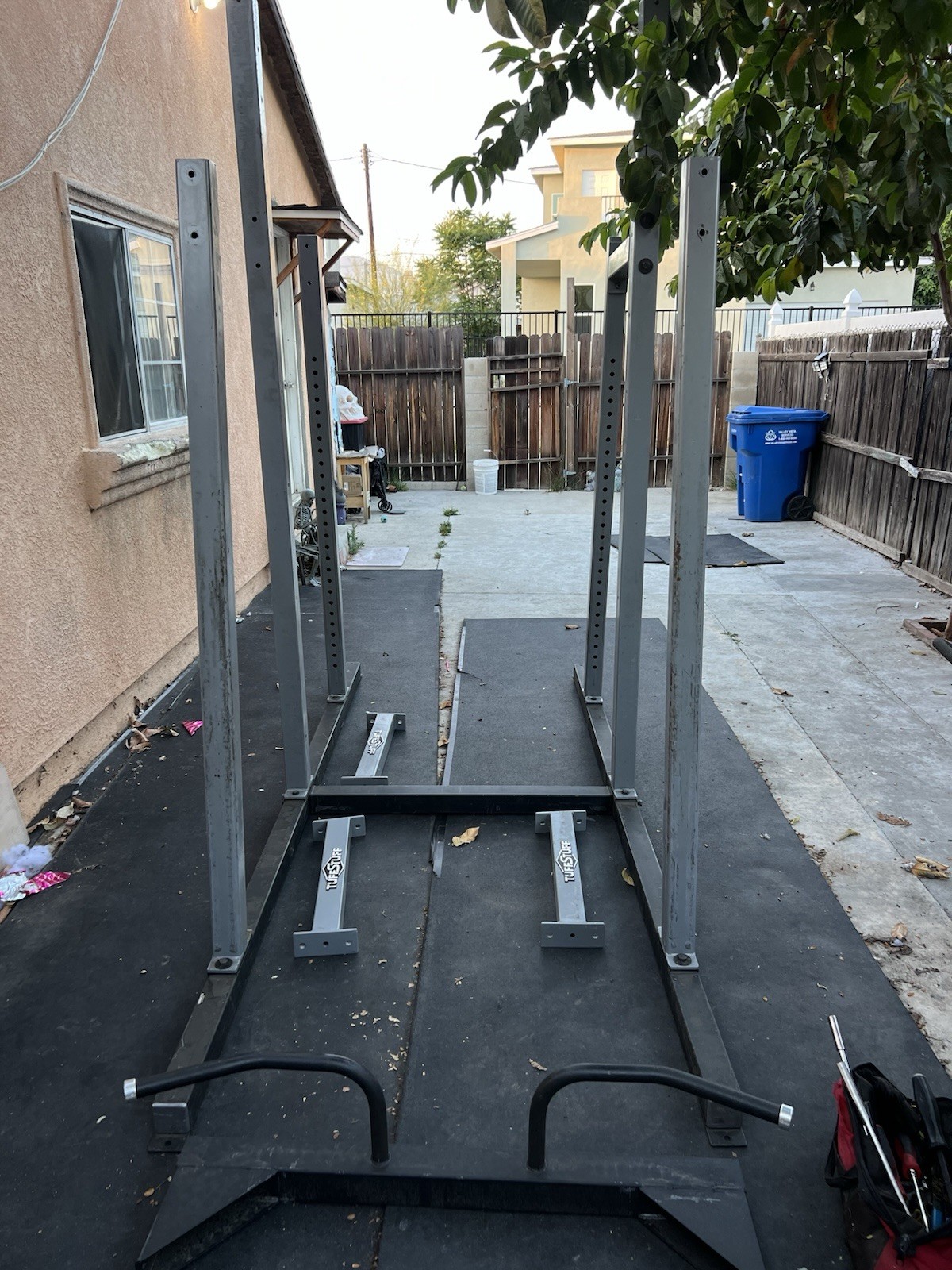 Tuff Stuff Squat Rack. Double Sided Rack 100% Complete (READ DESCRIPTION)
