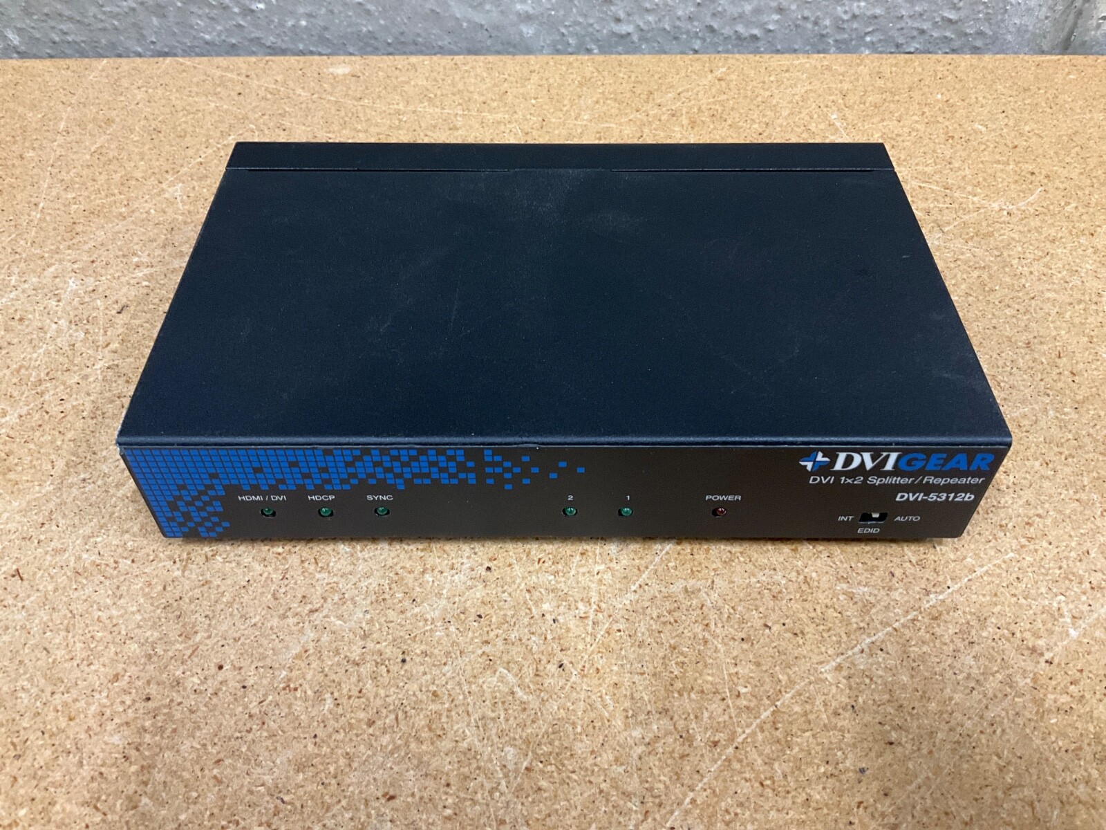 DVIGEAR DVI-5312b DVI 1x2 Splitter/Repeater
