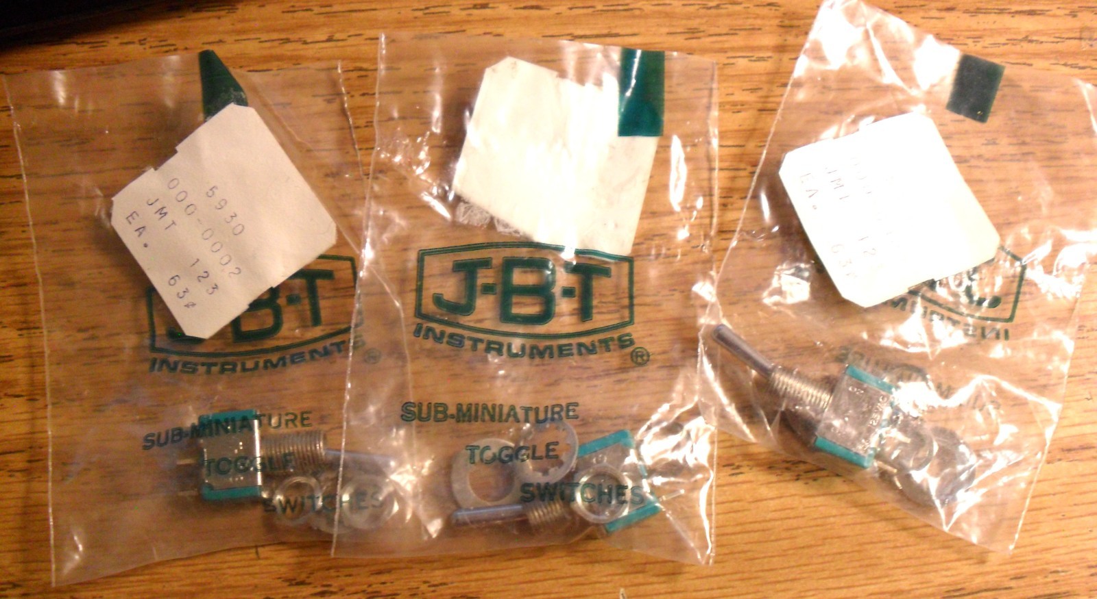 SPDT 2A Miniature Bat Handle Switch - JBT JMT123 - New - Retail Package