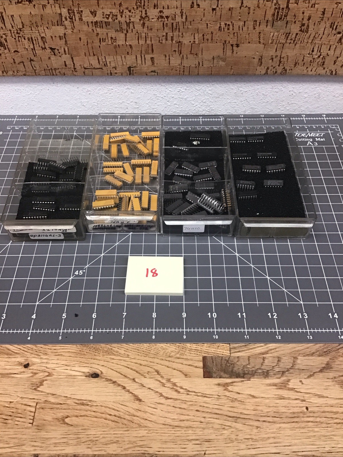Lot Of Vintage Integrated Circuits New UM Lot # 18